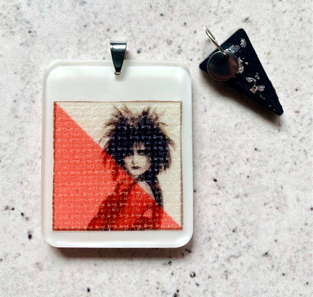 Siouxsie Sioux Inspired Resin Pendant Necklace. Mixed Media Art Jewellery. Stainless Steel Chain. Black Drop Pendant. Alternative Punk Gift.