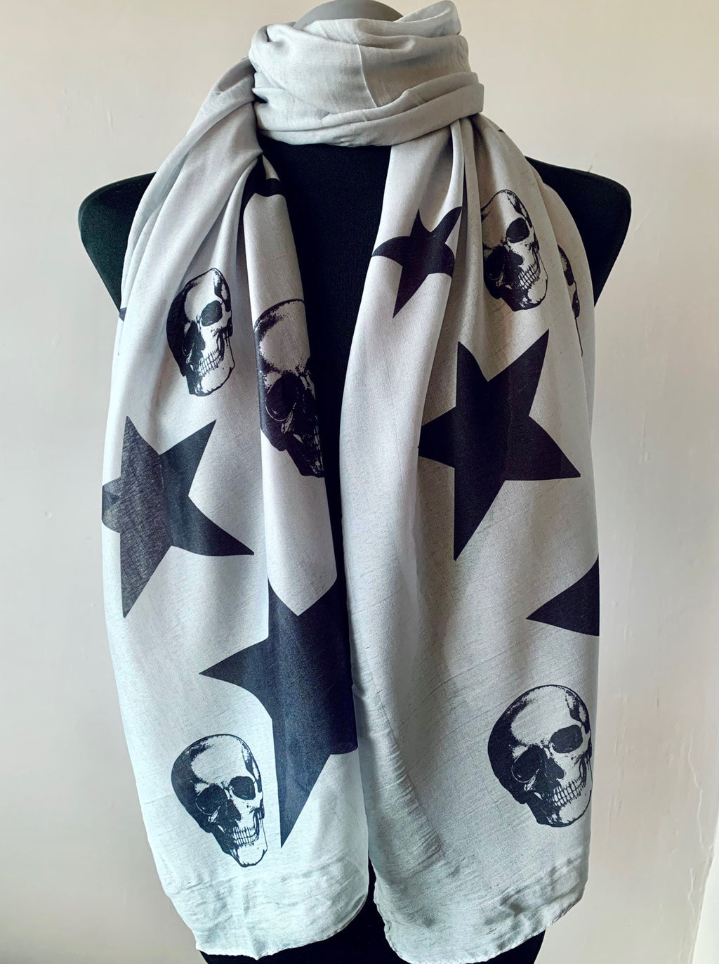 Skulls and Stars Scarf – Gothic Punk Fashion Print on Lightweight Grey Scarf